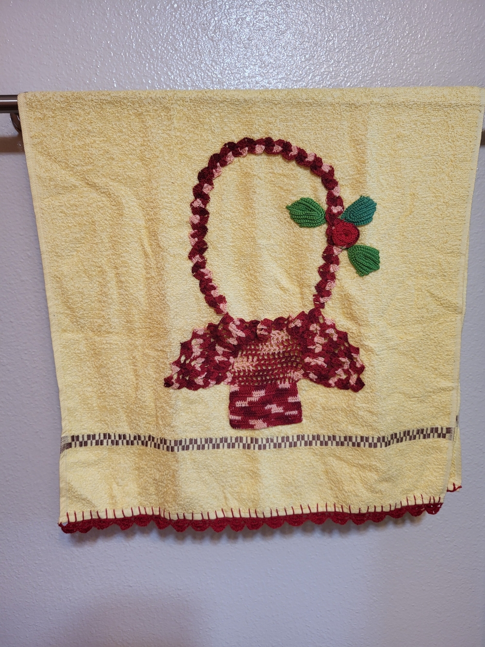 Cannon Mills Dryfest Yellow Decorative Basket Crochet Bath Towel 1950s